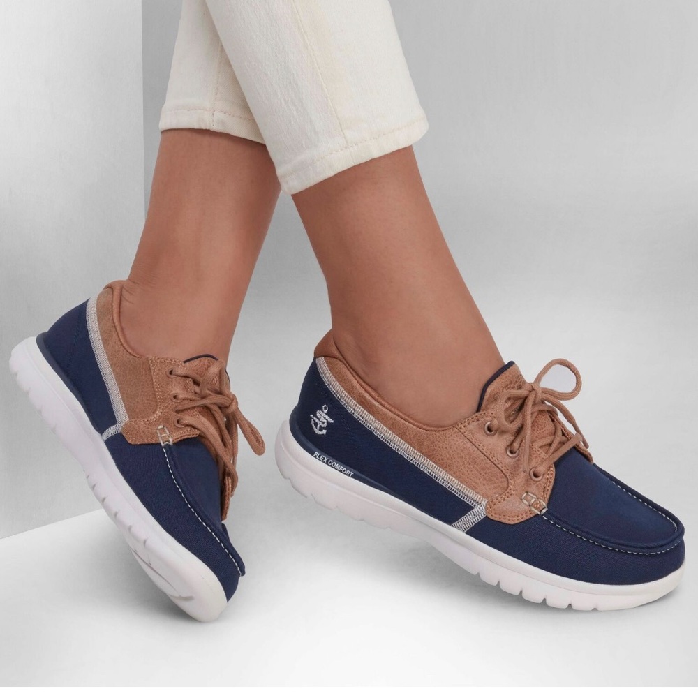 Lightly worn Skechers On-the-GO Flex - Embark (size 9)